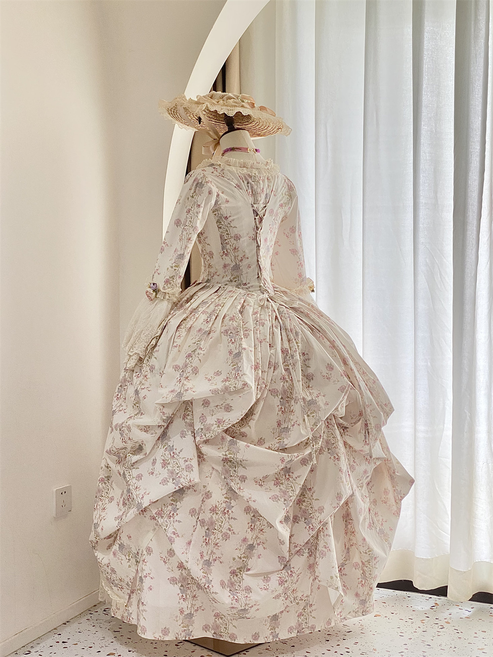 Robe A La Francaise Rococo Dre – обзор и цена Badminton Victory